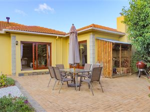 3 Bed House in Sandbaai