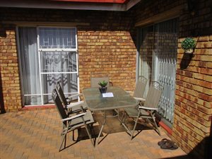 3 Bed Townhouse in Brackendowns