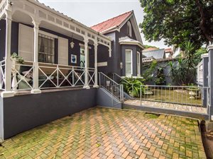 200 m² Commercial space in Glenwood