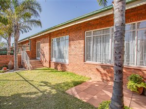2 Bed Townhouse in Willow Park Manor