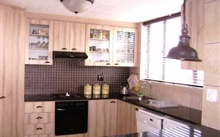 3 Bedroom Flat in Doonside