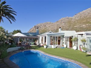 3 Bed House in Lakeside
