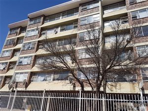 1.5 Bed Apartment in Pretoria West