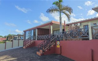 3 Bedroom Townhouse in Shelly Beach