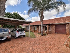 3 Bed House in Doornpoort and surrounds