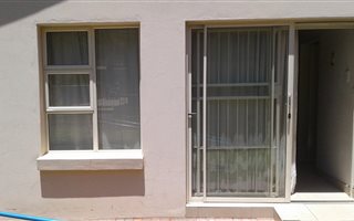 1 Bedroom Garden Cottage in Sydenham