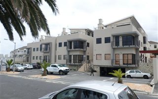 180 m² Office Space in Bloubergrant
