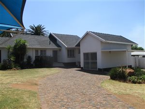 300 m² Office Space in Ontdekkers Park