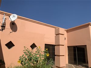 3 Bed House in Nanescol