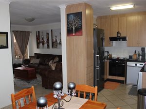 2 Bed Townhouse in Willow Park Manor