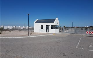 494 m² Land available in Laaiplek