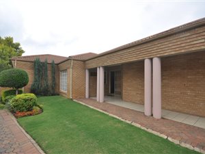 4 Bed Townhouse in Three Rivers