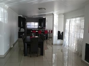 4 Bed Cluster in Blue Valley Golf Estate