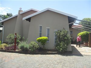 4 Bed House in Brackendowns