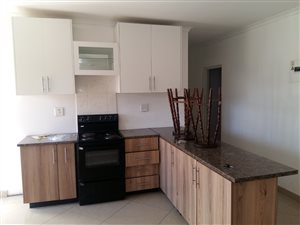 6 Bed House in Birdswood