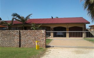 5 Bedroom House in Despatch