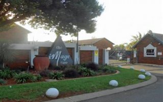 2 Bedroom Townhouse in Glen Marais