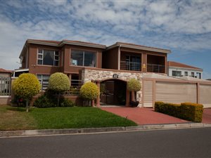 6 Bed House in Rouxville