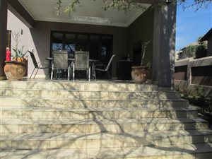 4 Bed House in Waterkloof Glen