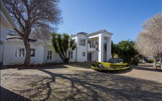 5 Bedroom House in Erinvale Estate