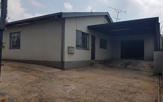 6 Bedroom House in Laudium