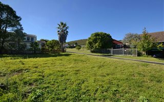 1000 m² Land available in Rexford