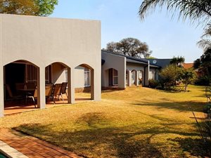 5 Bed House in Ninapark