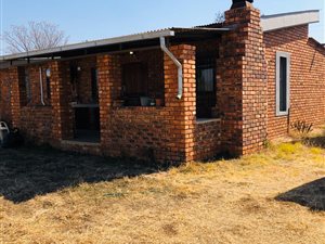 2 ha Farm in Kameeldrift West