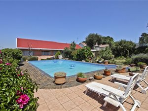 4 Bed House in Dewetshof