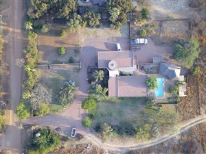 2 ha Smallholding in Kameeldrift