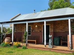 2 Bed Garden Cottage in Irene