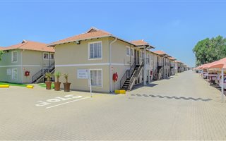 2 Bedroom Townhouse in Comet