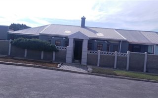 3 Bedroom House in Kensington