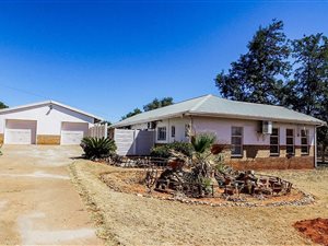 4 Bed House in Barkly West