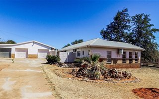 4 Bedroom House in Barkly West