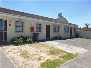 2 Bed Townhouse in Parow Valley