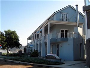 5 Bed Apartment in Thesen Islands