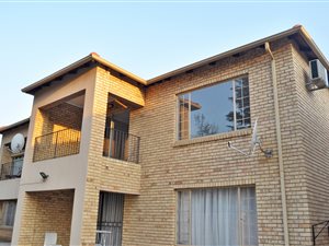 2 Bed Apartment in Vanderbijlpark SW5