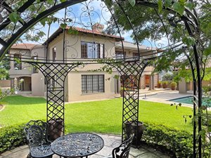 5 Bed House in Summerset Estate