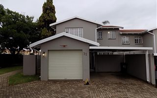 3 Bedroom Townhouse in Sundowner