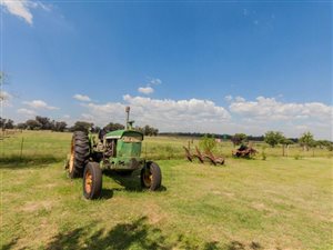 8 ha Farm in Valley Settlements AH
