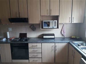 3 Bedroom Townhouse in Sherwood and surrounds