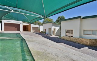 6 Bedroom House in Ferndale