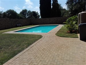 3 Bedroom Townhouse in Montana Park
