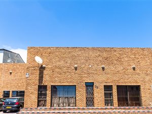 991 m² Commercial space in Woodstock