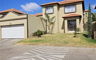 3 Bedroom Duplex in Olivedale