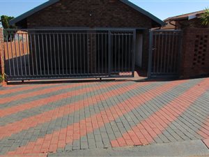 3 Bed House in Pimville