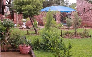 2 Bedroom House in Schweizer Reyneke