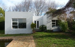 1 Bedroom House in Constantia
