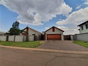 3 Bed House in Midlands Estate
